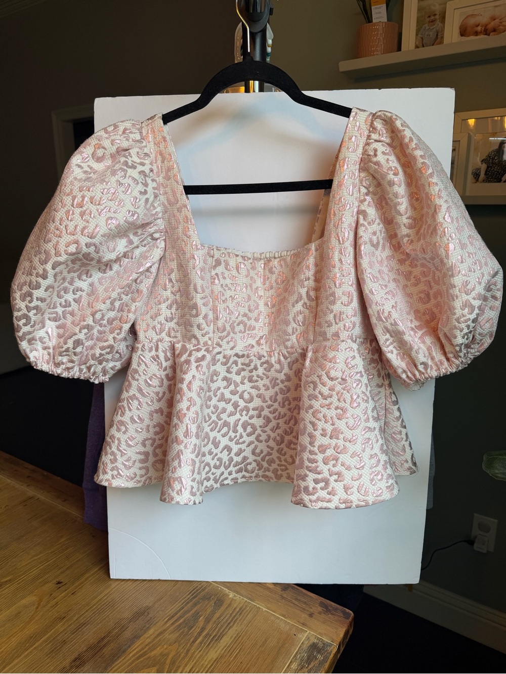 NWT BuddyLove Alan Pink Metallic Leopard Jacquard Puff Sleeve Peplum Top Small